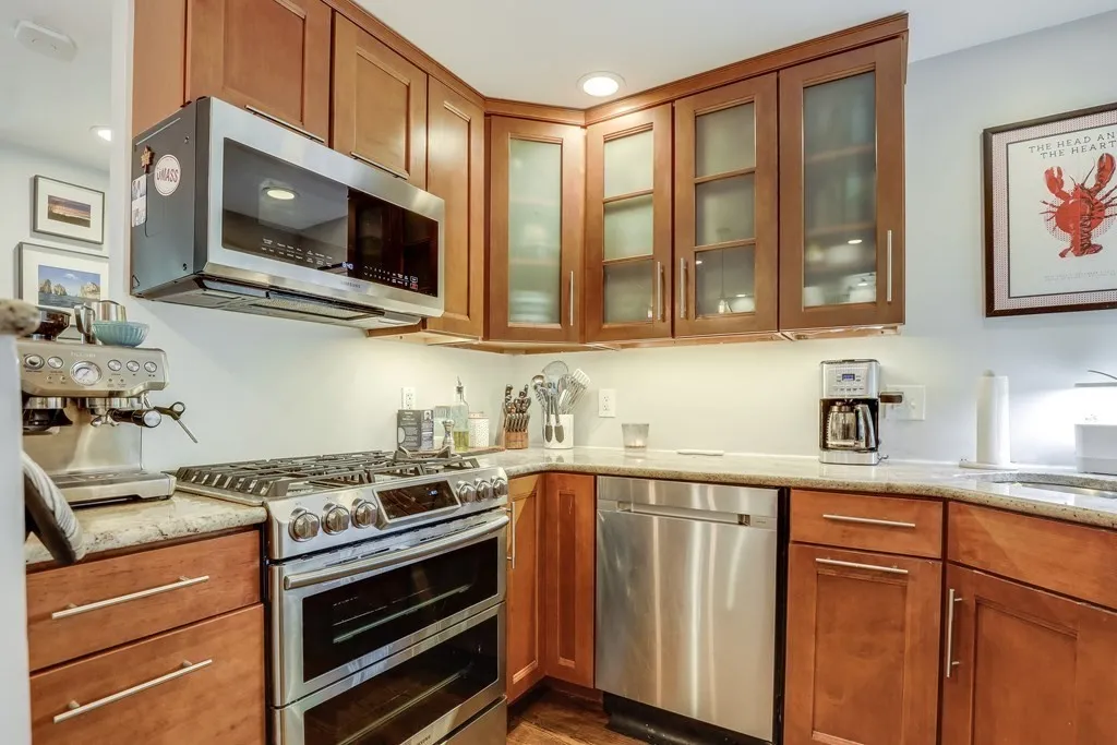 2 bed, 1 bath apartment for rent at 154 W 3rd St Unit 154, South Boston — photo 12 of 26