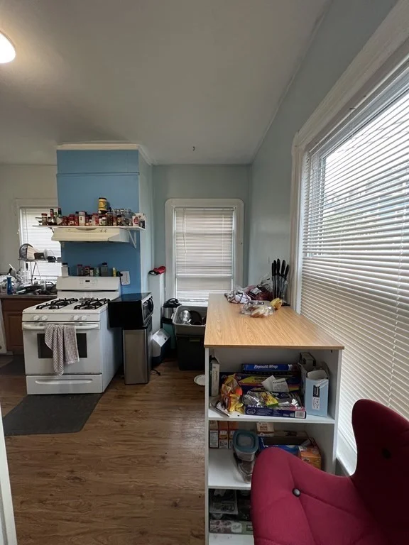 3 bed, 1 bath apartment for rent at 154 Walnut St Unit 1, Somerville — photo 12 of 17