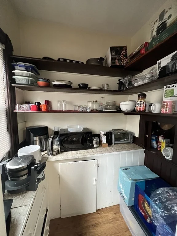 3 bed, 1 bath apartment for rent at 154 Walnut St Unit 1, Somerville — photo 15 of 17