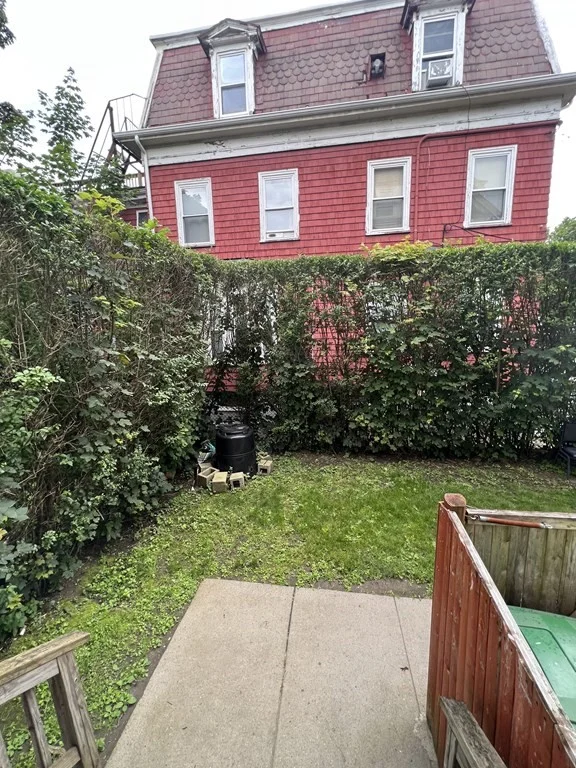 3 bed, 1 bath apartment for rent at 154 Walnut St Unit 1, Somerville — photo 16 of 17