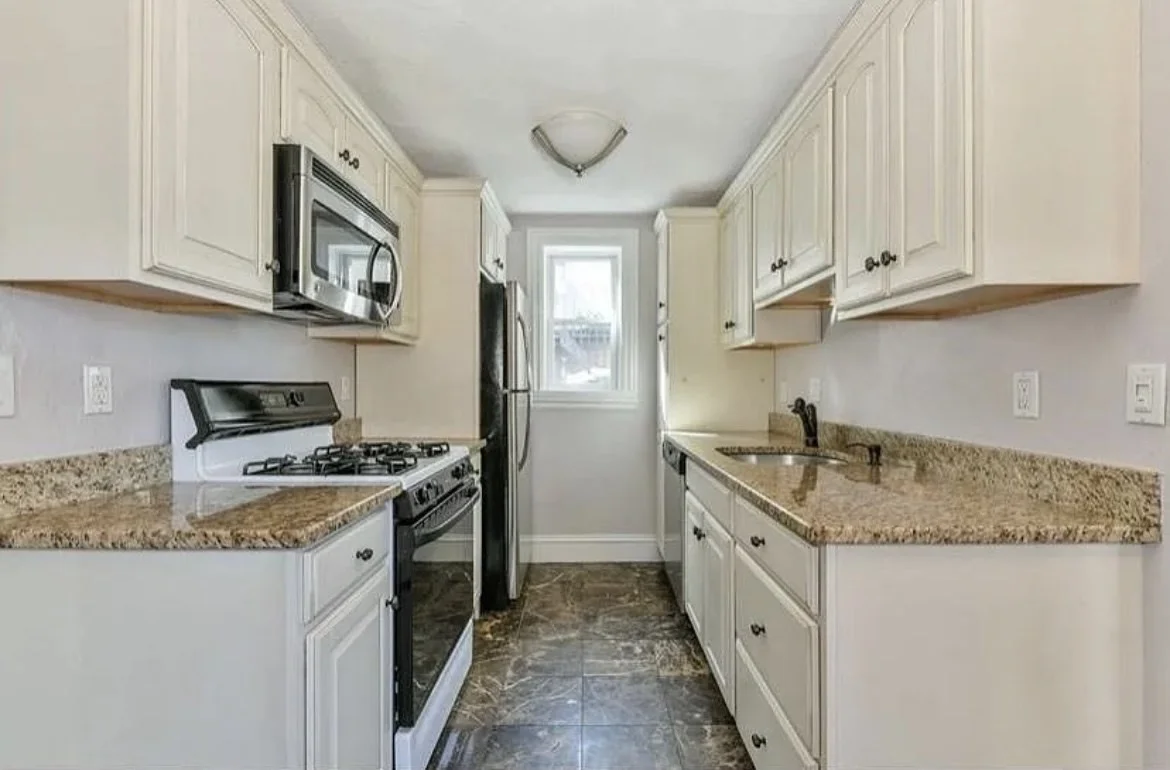 2 bed, 1 bath apartment for rent at 154 Webster Unit Suite 2, East Boston — photo 5 of 10