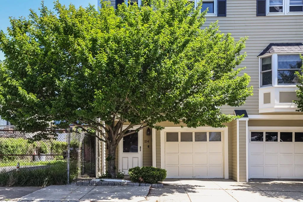 2 bed, 1.5 bath apartment for rent at 154 W 3rd St Unit 154, South Boston