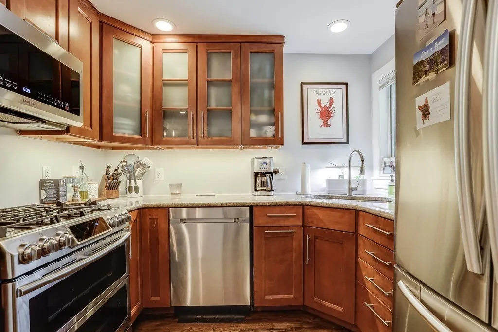 2 bed, 1.5 bath apartment for rent at 154 W 3rd St Unit 154, South Boston — photo 11 of 26