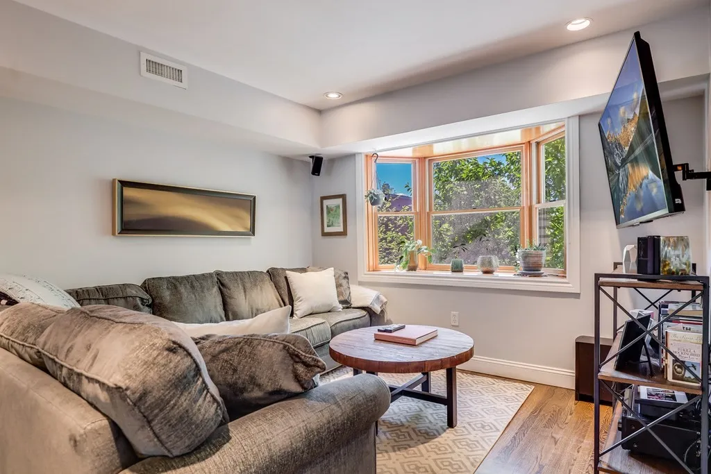 2 bed, 1.5 bath apartment for rent at 154 W 3rd St Unit 154, South Boston — photo 6 of 26