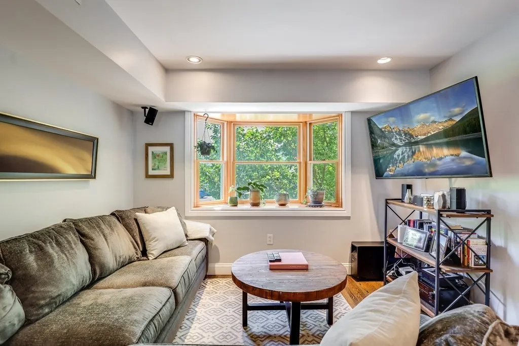 2 bed, 1.5 bath apartment for rent at 154 W 3rd St Unit 154, South Boston — photo 8 of 26