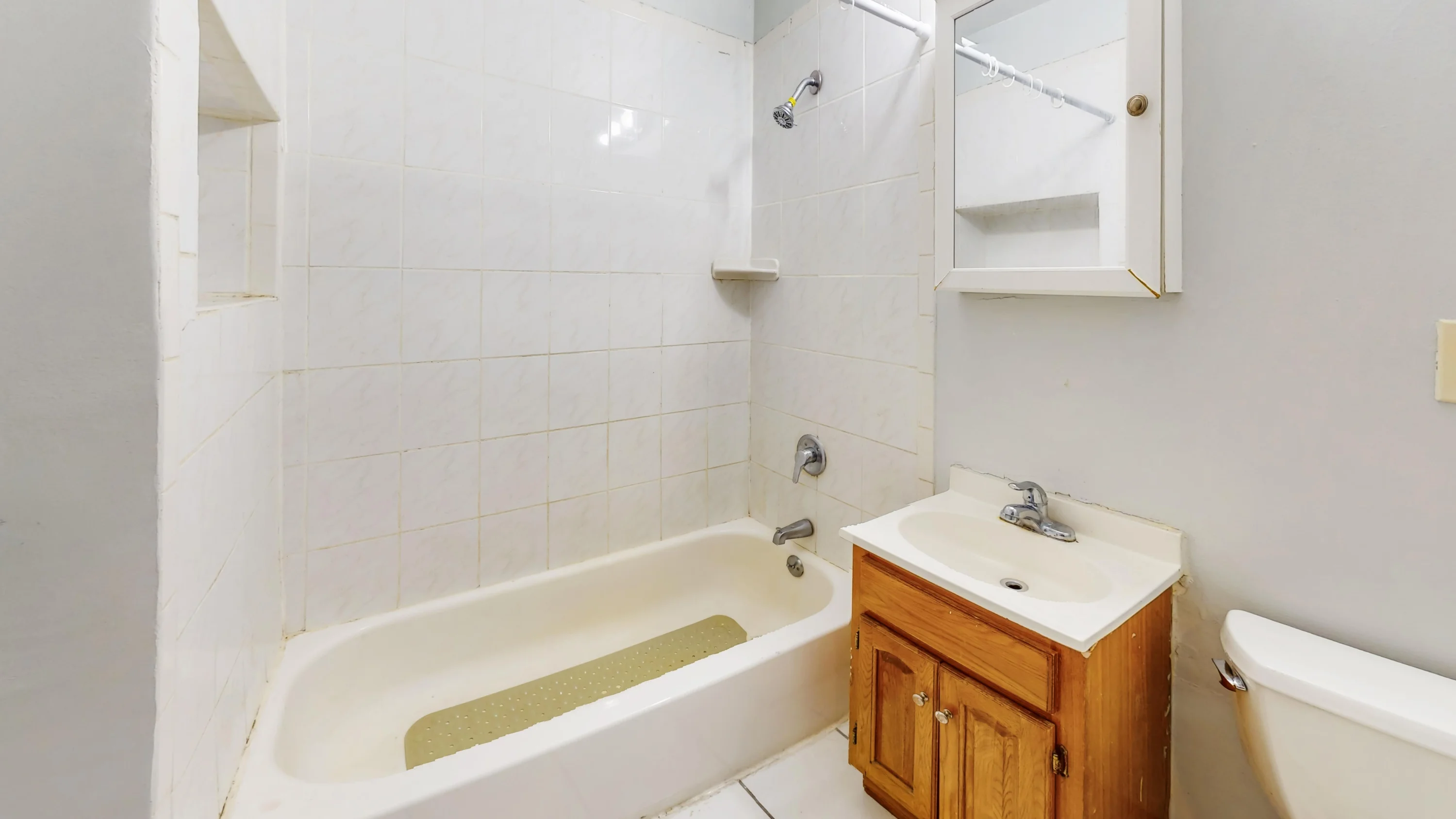 3 bed, 1 bath apartment for rent at 1540 Tremont St Unit 2R, Mission Hill — photo 11 of 13