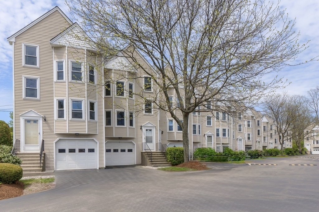 1 bed, 1 bath apartment for rent at 1541 Middlesex St Unit 2, Lowell