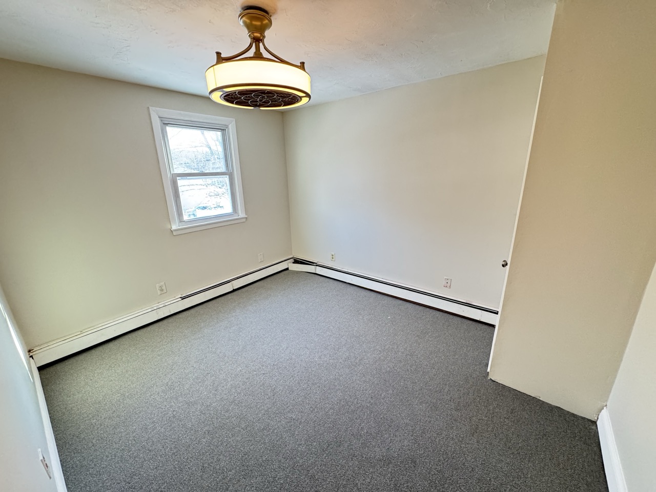 4 bed, 2 bath apartment for rent at 1547 Liberty St Unit 1, Braintree — photo 6 of 13