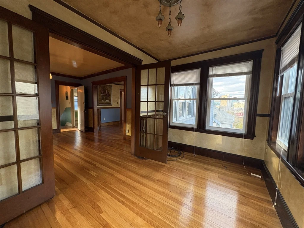 3 bed, 1 bath apartment for rent at 155-157 Hillside St Unit 2, Mission Hill — photo 5 of 17