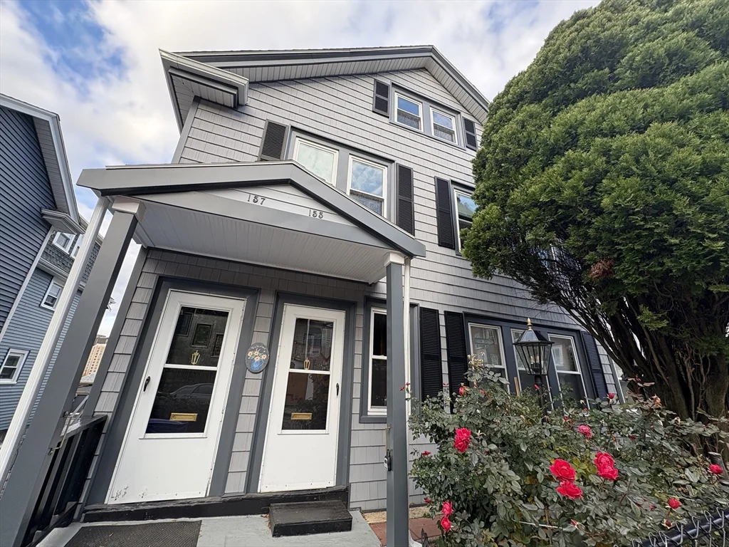 3 bed, 1 bath apartment for rent at 155-157 Hillside St Unit 2, Mission Hill