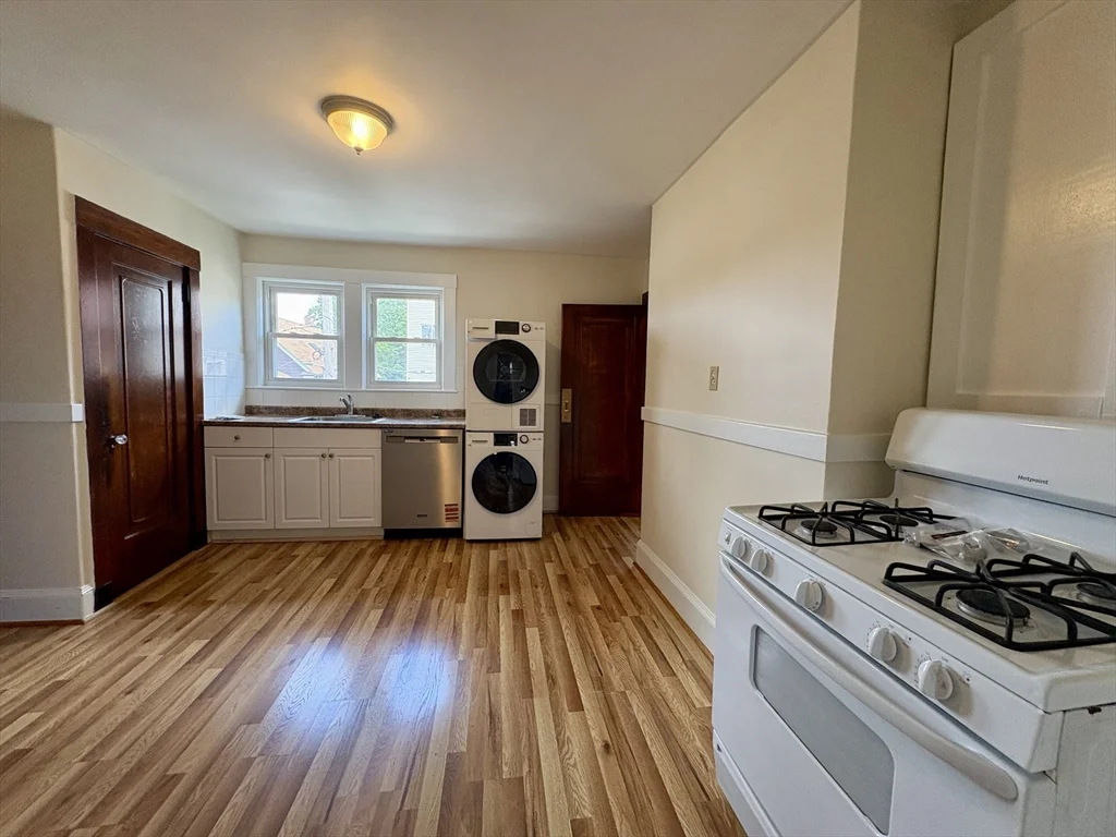 3 bed, 1 bath apartment for rent at 155-157 Hillside St Unit 2, Mission Hill — photo 17 of 17