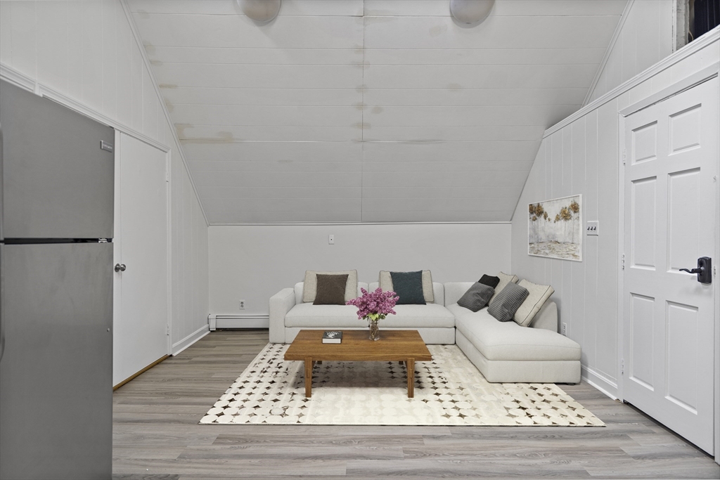 3 bed, 1 bath apartment for rent at 155 5th St Unit 3, Kendall Square — photo 2 of 9