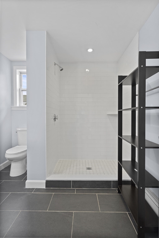 3 bed, 1 bath apartment for rent at 155 5th St Unit 3, Kendall Square — photo 7 of 9