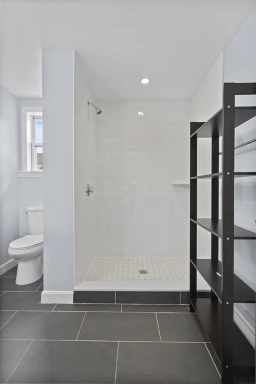 3 bed, 1 bath apartment for rent at 155 5th St Unit PH, Kendall Square — photo 7 of 9