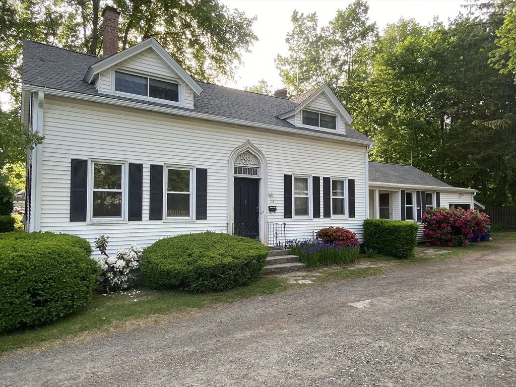 4 bed, 2 bath apartment for rent at 155 Amity St Unit n/a, Amherst — photo 1 of 16