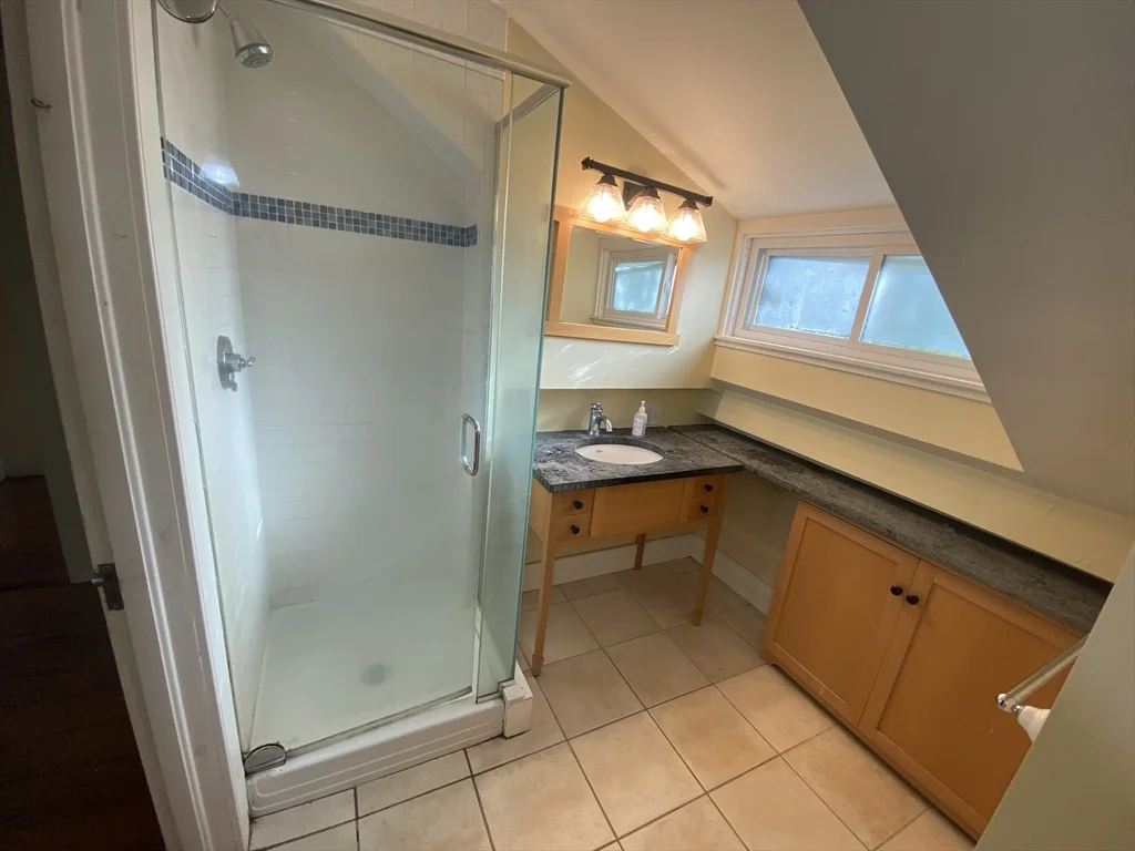 4 bed, 2 bath apartment for rent at 155 Amity St Unit n/a, Amherst — photo 15 of 16