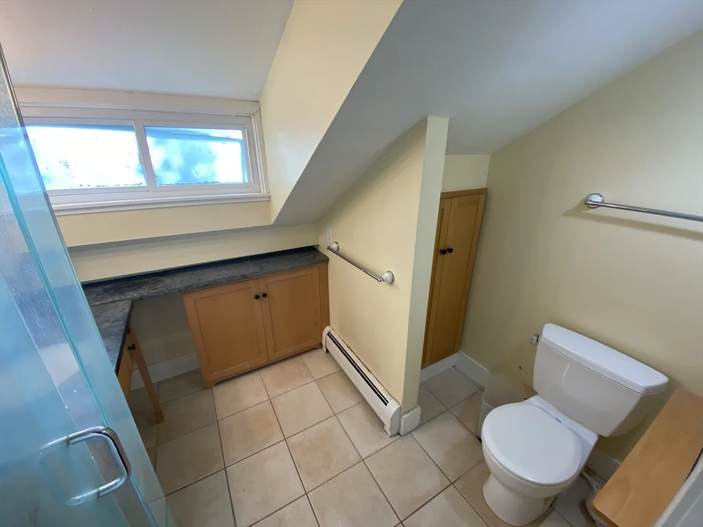 4 bed, 2 bath apartment for rent at 155 Amity St Unit n/a, Amherst — photo 16 of 16
