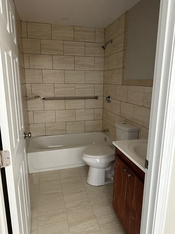 3 bed, 2 bath apartment for rent at 155 Broadway Unit 2, Revere — photo 9 of 12