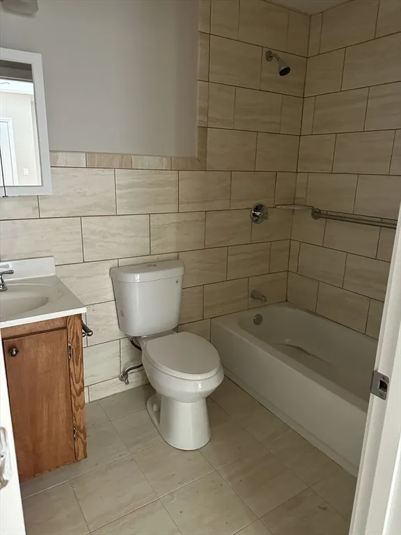 3 bed, 2 bath apartment for rent at 155 Broadway Unit 2, Revere — photo 11 of 12