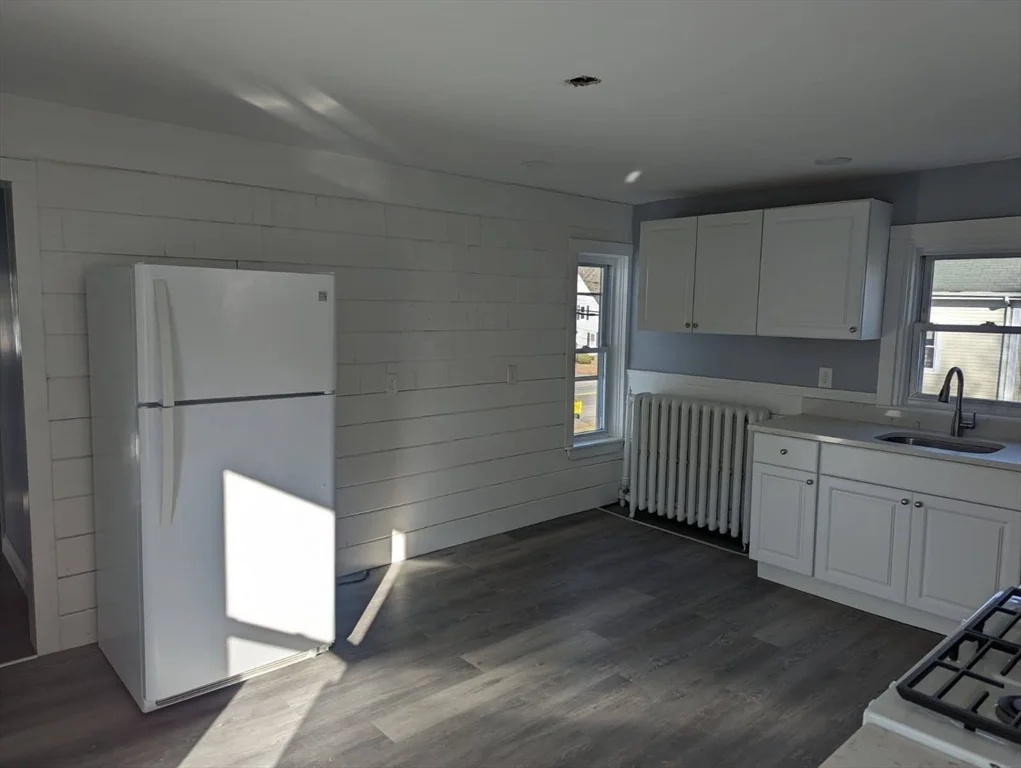4 bed, 1 bath apartment for rent at 155 Centre Ave Unit 2, Abington — photo 30 of 33