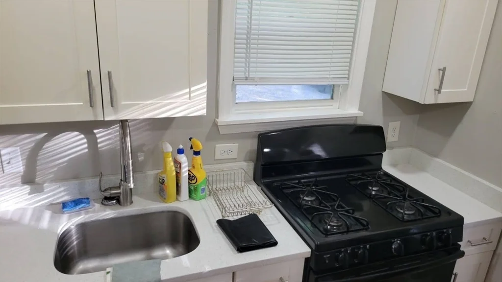 2 bed, 1 bath apartment for rent at 155 Centre Ave Unit 3, Abington — photo 17 of 23