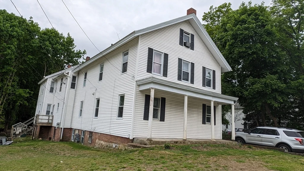 2 bed, 1 bath apartment for rent at 155 Centre Ave Unit 3, Abington