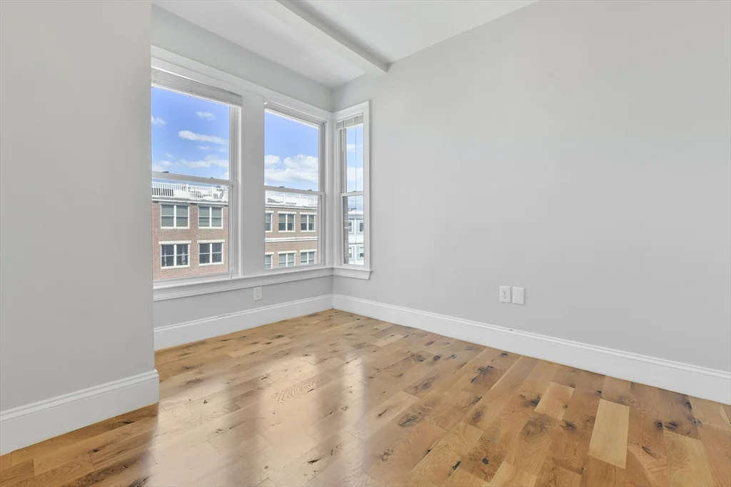 3 bed, 1 bath apartment for rent at 155 Chelsea St Unit 1, East Boston — photo 5 of 8
