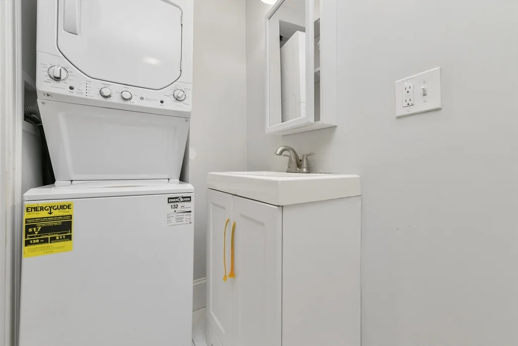 3 bed, 1 bath apartment for rent at 155 Chelsea St Unit 1, East Boston — photo 7 of 8