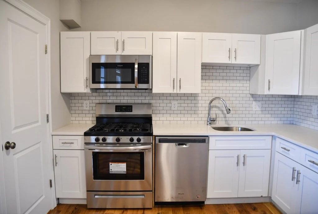 3 bed, 1 bath apartment for rent at 155 Chelsea St Unit 2, East Boston — photo 4 of 11