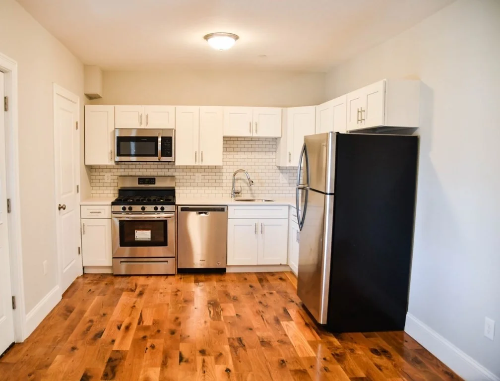 3 bed, 1 bath apartment for rent at 155 Chelsea St Unit 2, East Boston — photo 3 of 11