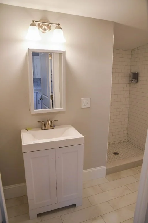 3 bed, 1 bath apartment for rent at 155 Chelsea St Unit 2, East Boston — photo 8 of 11