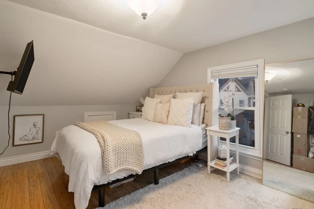 4 bed, 3 bath apartment for rent at 155 Dorchester St, South Boston — photo 12 of 24