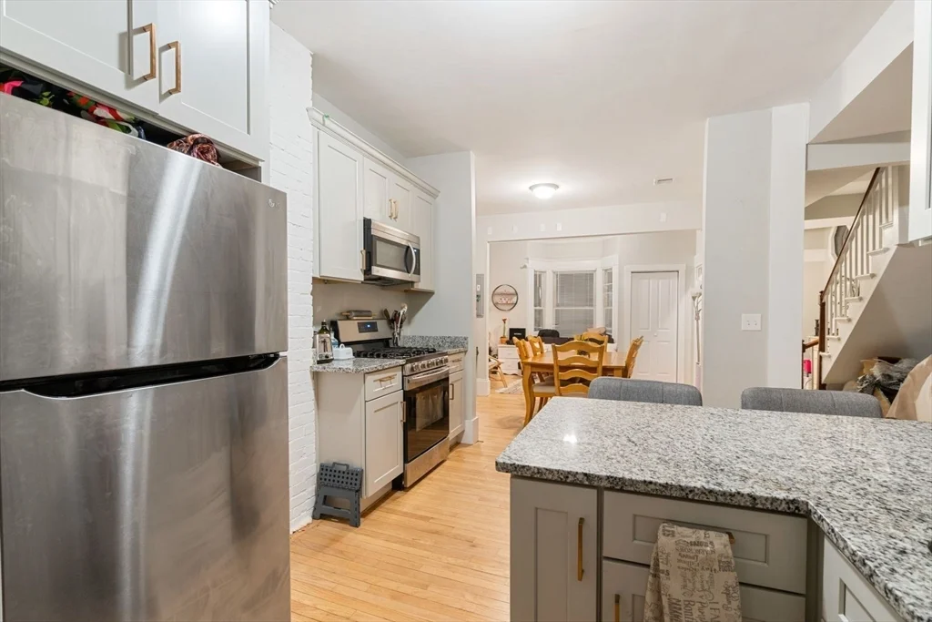 4 bed, 3 bath apartment for rent at 155 Dorchester St, South Boston — photo 4 of 24