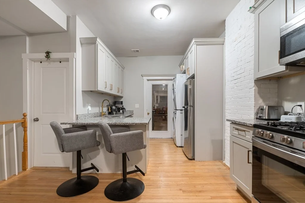 4 bed, 3 bath apartment for rent at 155 Dorchester St, South Boston — photo 2 of 24