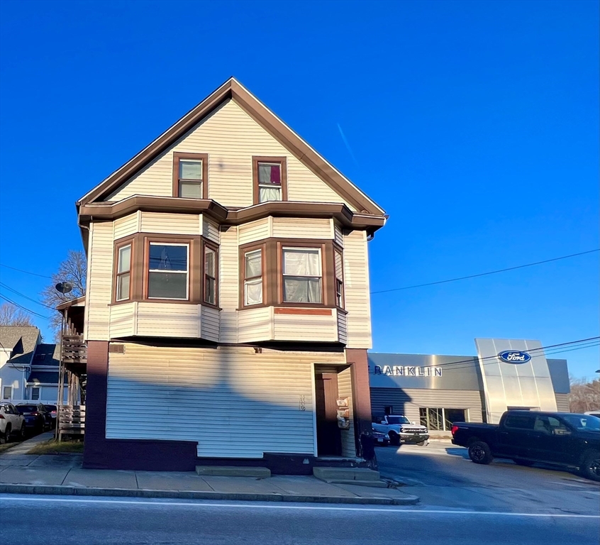 1 bed, 1 bath apartment for rent at 155 East Central St Unit R, Franklin