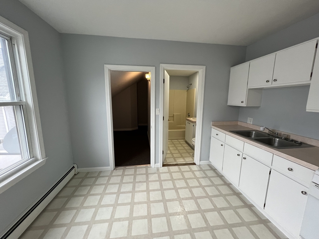 1 bed, 1 bath apartment for rent at 155 East Central St Unit R, Franklin — photo 5 of 11
