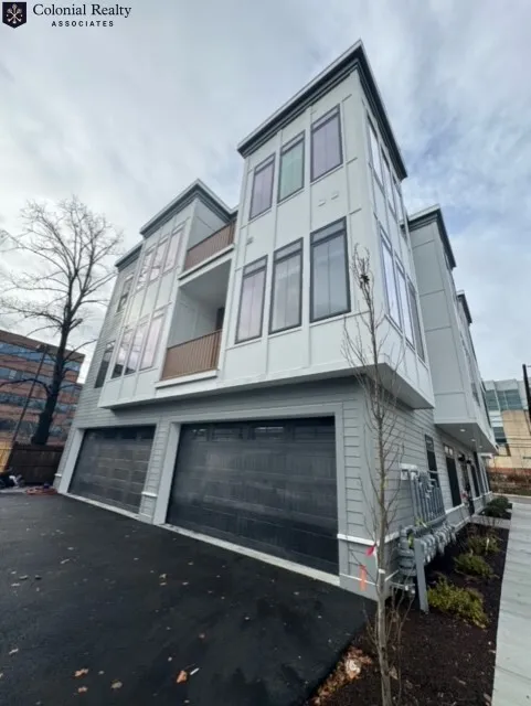 4 bed, 2.5 bath apartment for rent at 155 Everett St Unit 305, Allston — photo 6 of 13