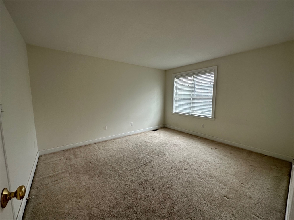 3 bed, 2 bath apartment for rent at 155 Franklin St Unit 1, Allston — photo 10 of 12