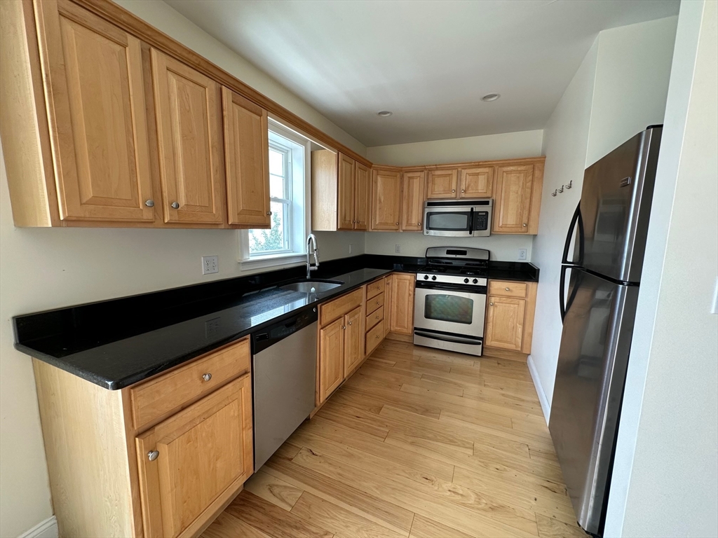 3 bed, 2 bath apartment for rent at 155 Franklin St Unit 1, Allston — photo 6 of 12