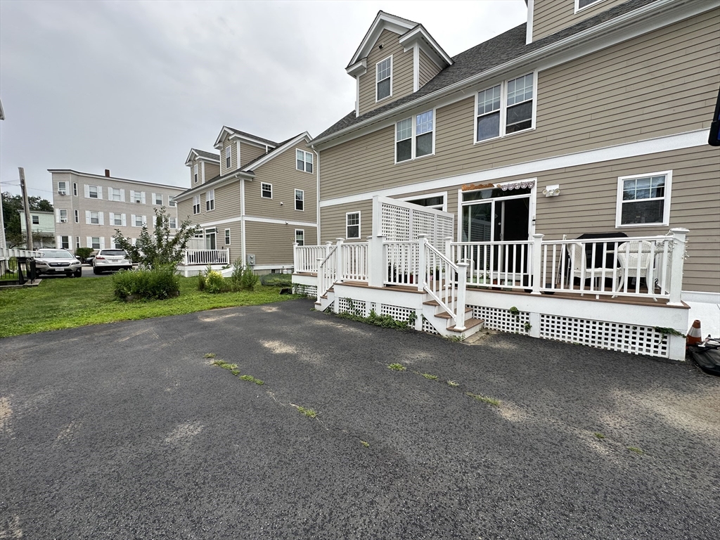 3 bed, 2 bath apartment for rent at 155 Franklin St Unit 1, Allston — photo 2 of 12