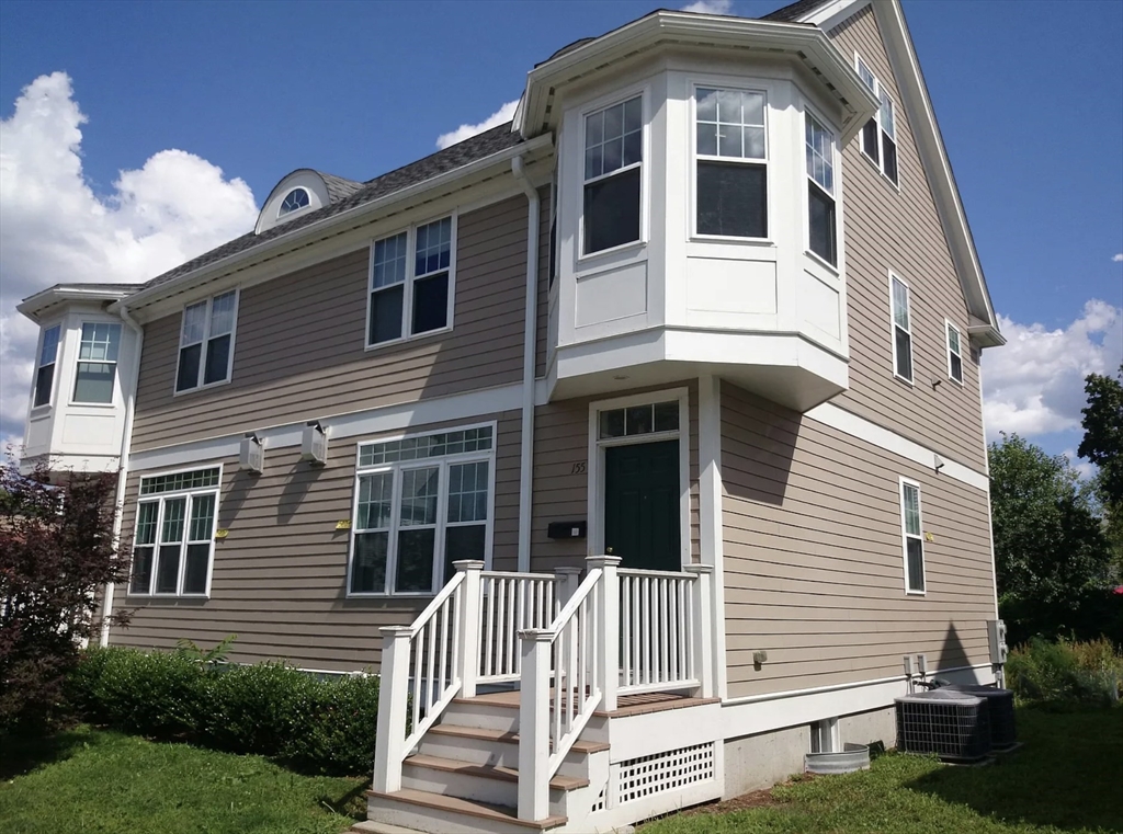 3 bed, 2 bath apartment for rent at 155 Franklin St Unit 1, Allston — photo 1 of 12