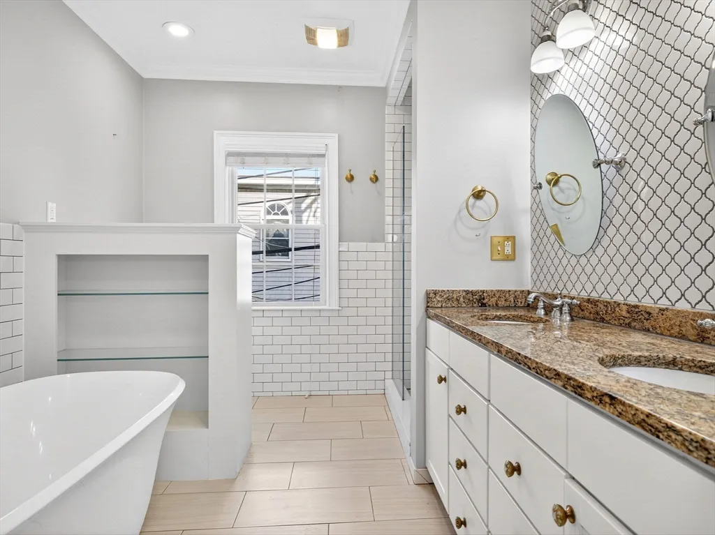 2 bed, 1 bath apartment for rent at 155 H St Unit 2, South Boston — photo 8 of 21
