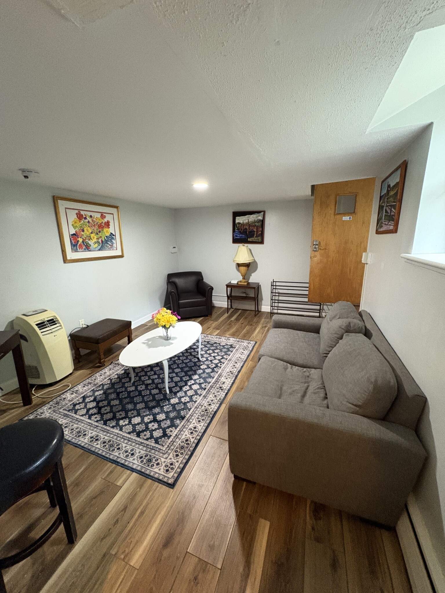 1 bed, 1 bath apartment for rent at 155 Kilsyth Rd Unit B, Brighton — photo 3 of 13