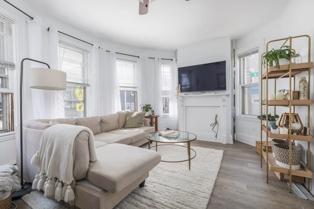 2 bed, 1 bath apartment for rent at 155 L St Unit 1, South Boston — photo 1 of 10