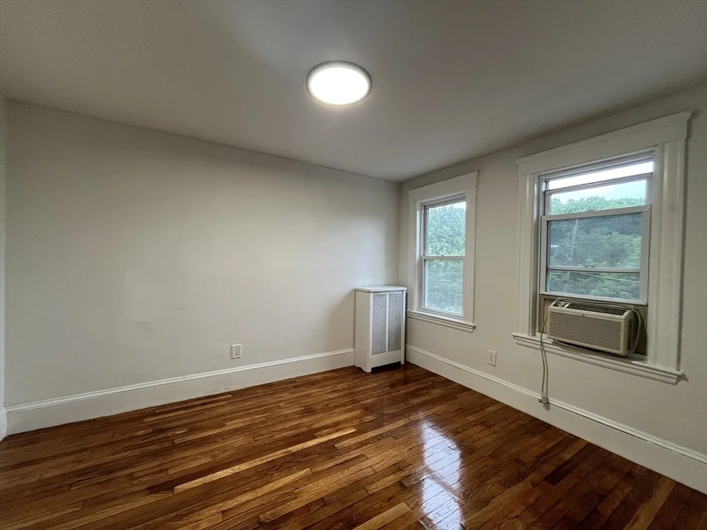 3 bed, 1 bath apartment for rent at 155 Lebanon St, Melrose — photo 7 of 13