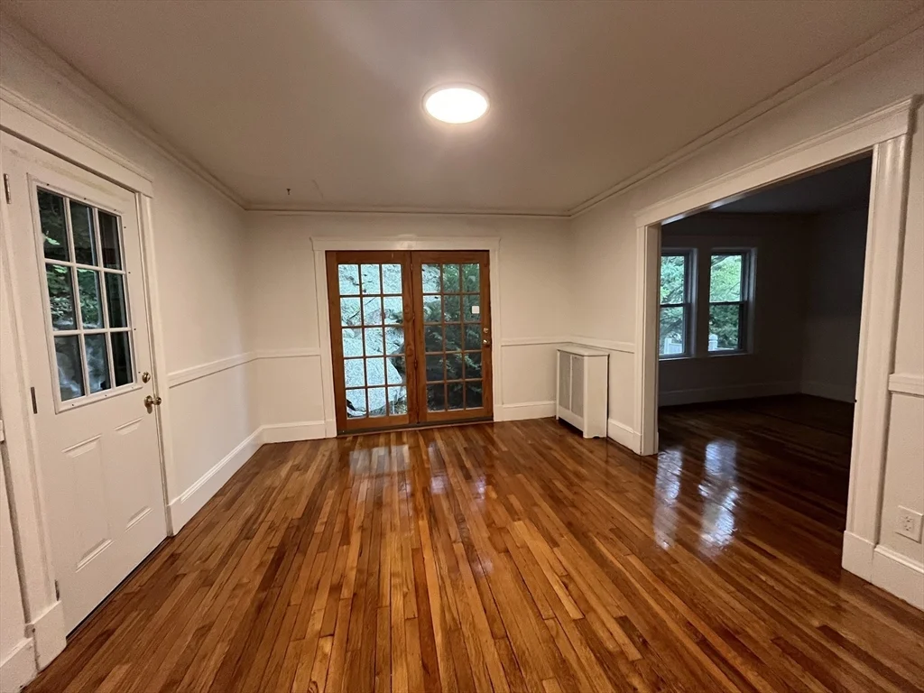 3 bed, 1 bath apartment for rent at 155 Lebanon St, Melrose — photo 3 of 13