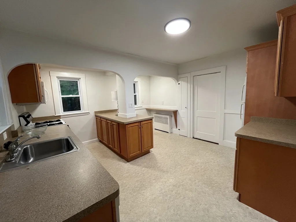 3 bed, 1 bath apartment for rent at 155 Lebanon St, Melrose — photo 4 of 13