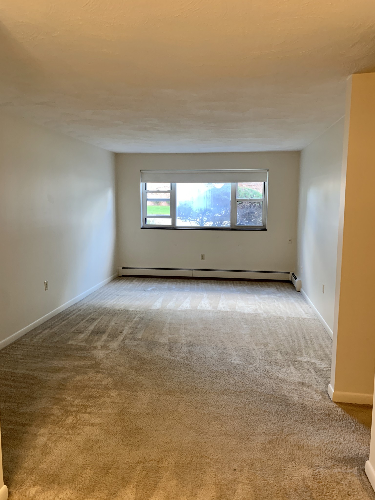 1 bed, 1.5 bath apartment for rent at 155 Lexington St Unit 15, Auburndale — photo 2 of 8
