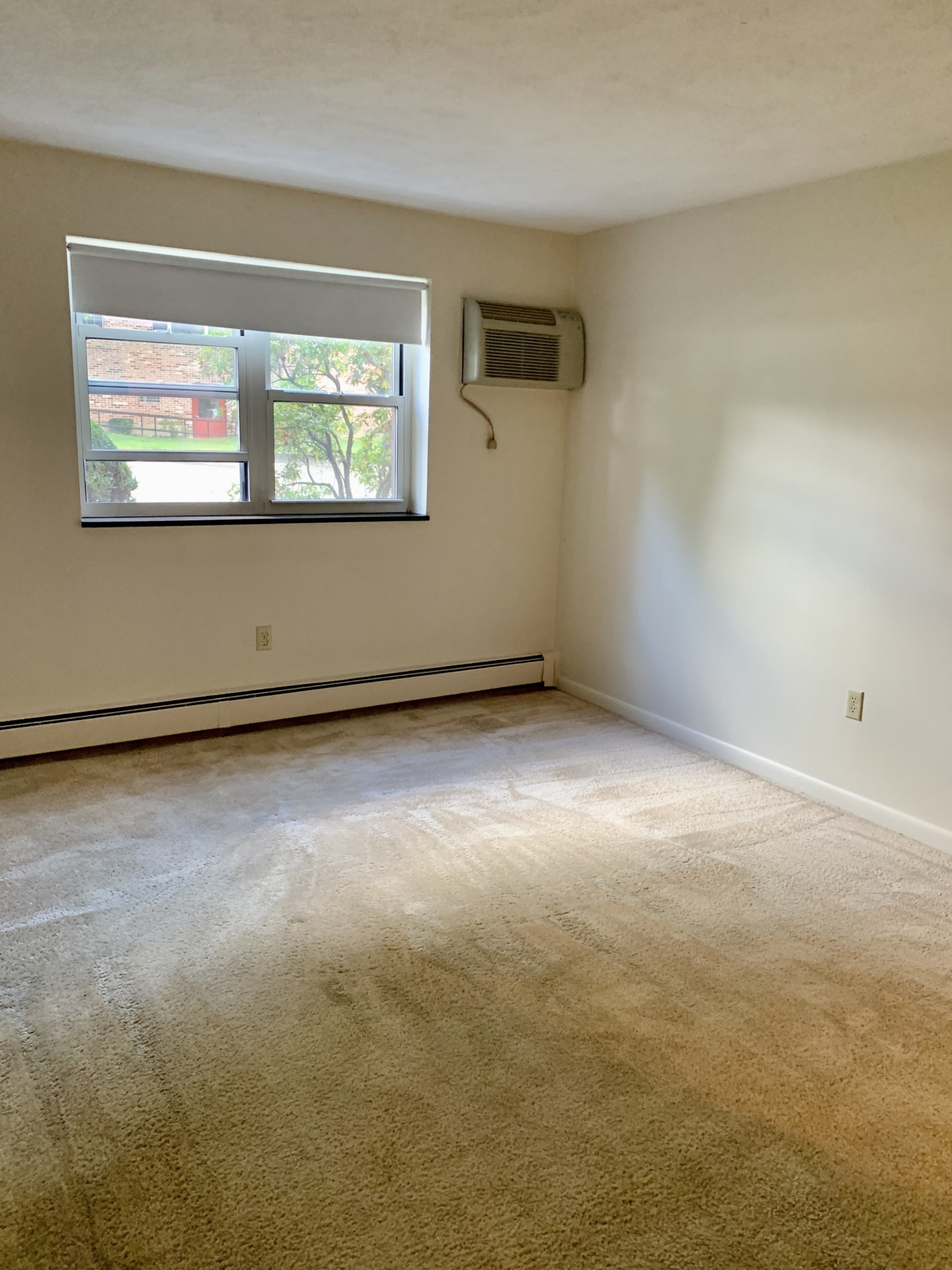 1 bed, 1.5 bath apartment for rent at 155 Lexington St Unit 15, Auburndale — photo 4 of 8