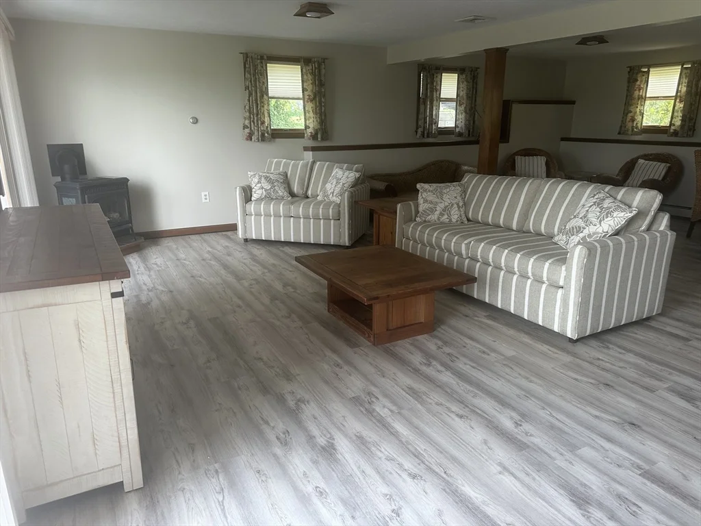 3 bed, 2 bath apartment for rent at 155 Meadowview, Rexhame — photo 14 of 30
